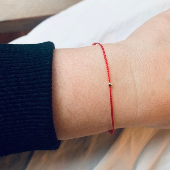✨18K Gold✨ Red Thread Bracelet✨ Kabbalah ✨ Red Silk String✨ Luck ✨ Friendship - Picture 2 of 6